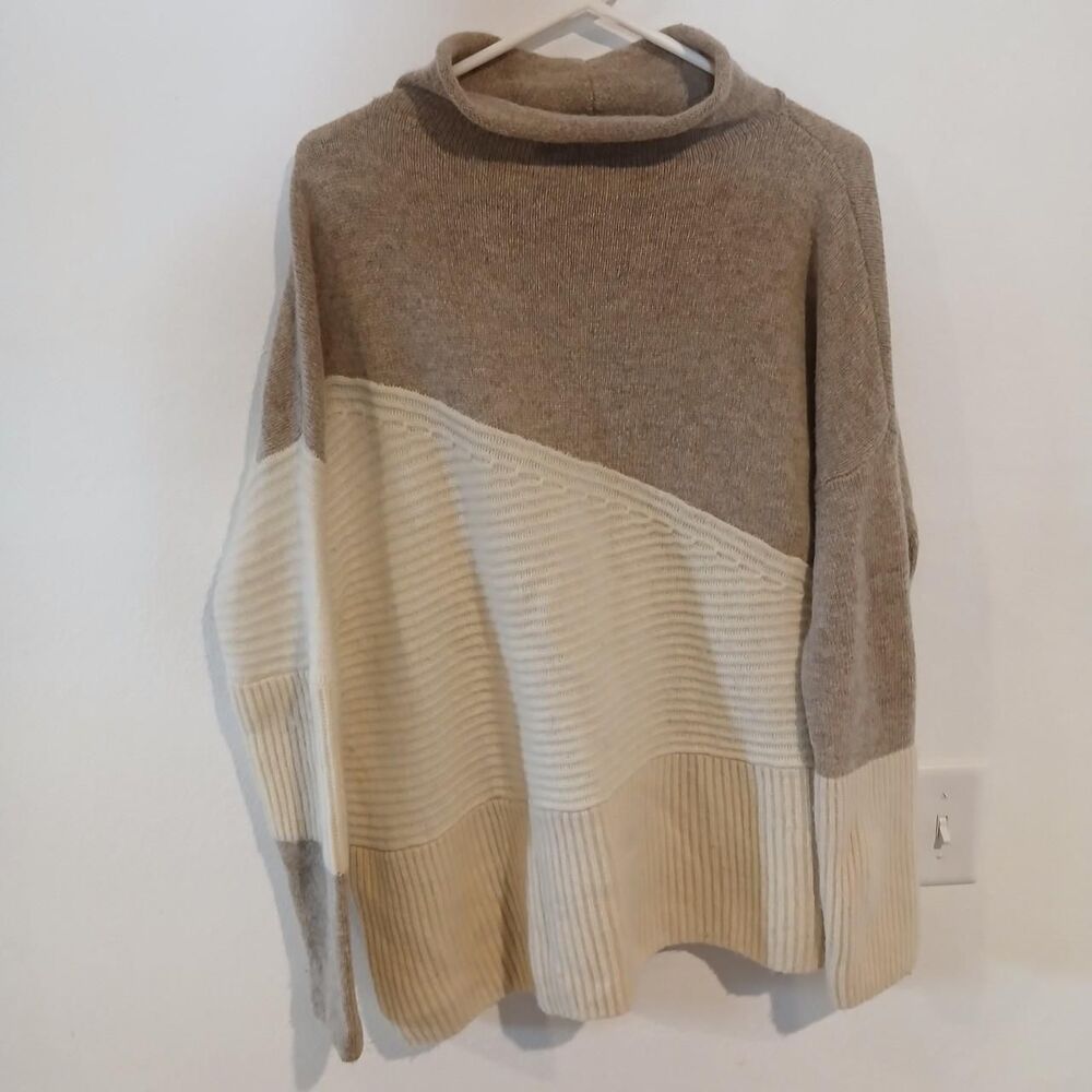 French-connection Women's Wool Blend Tan and Cream Color Block Sweater M